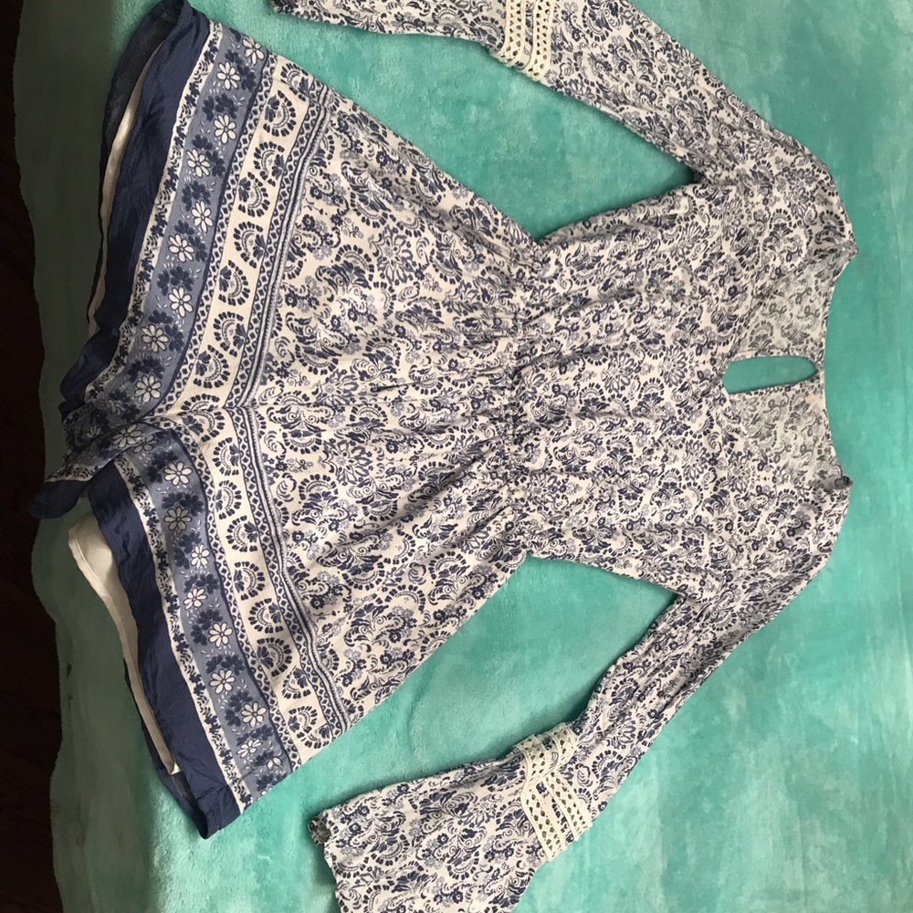 Hollister romper. Never worn. Only tried on.